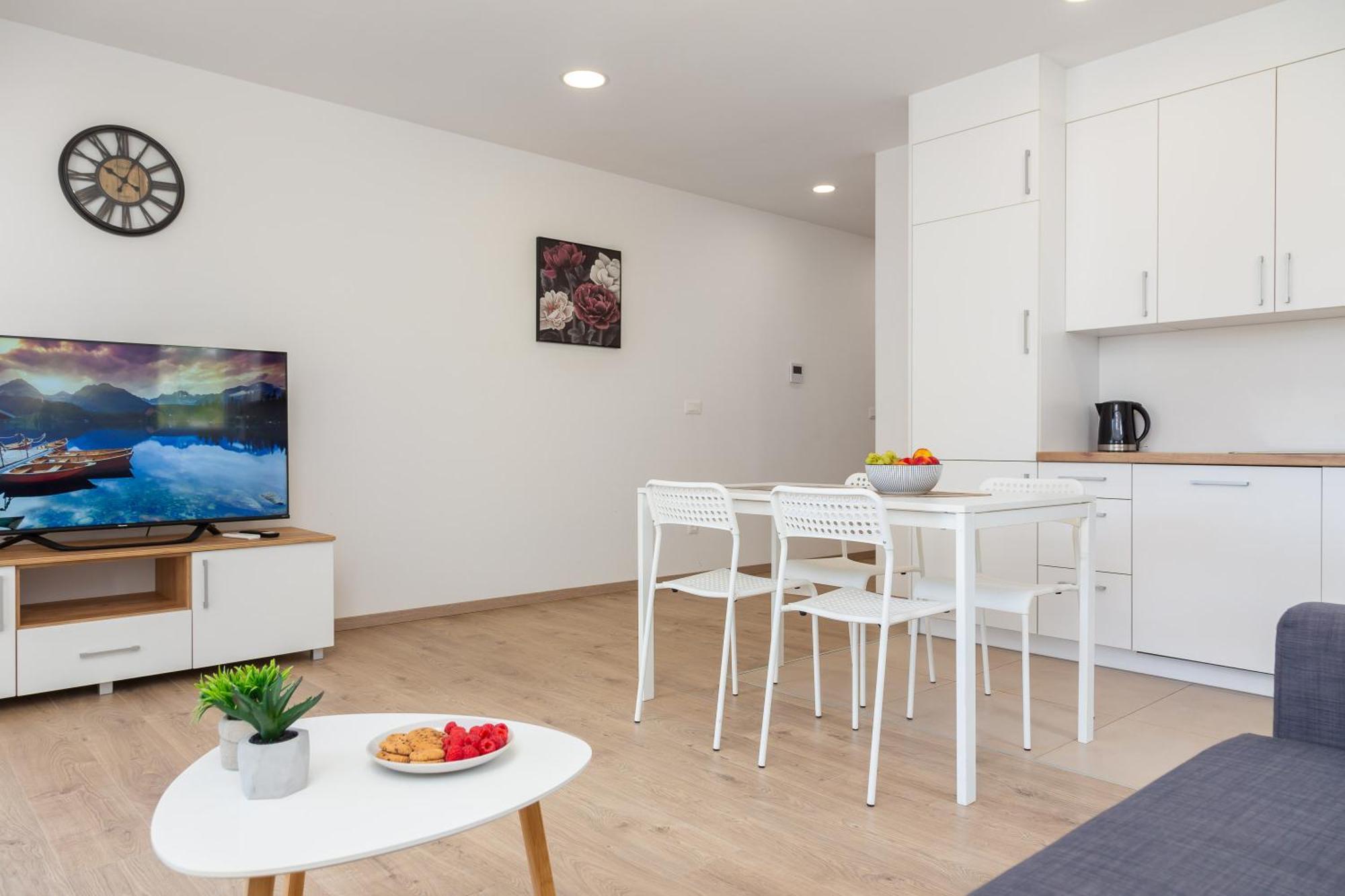 Apartment Il Mar - New With Garage Makarska