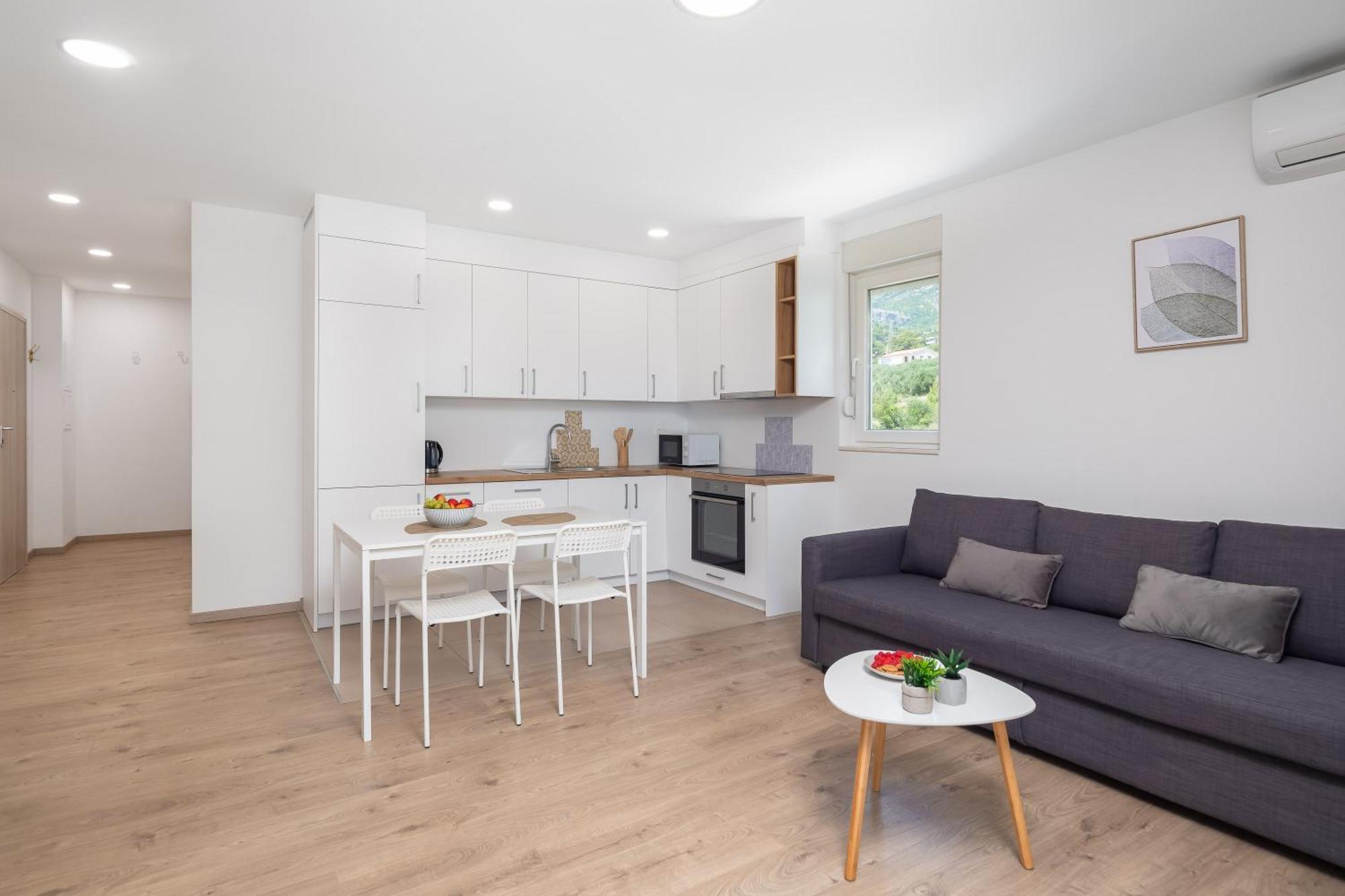 Apartment Il Mar - New With Garage Makarska