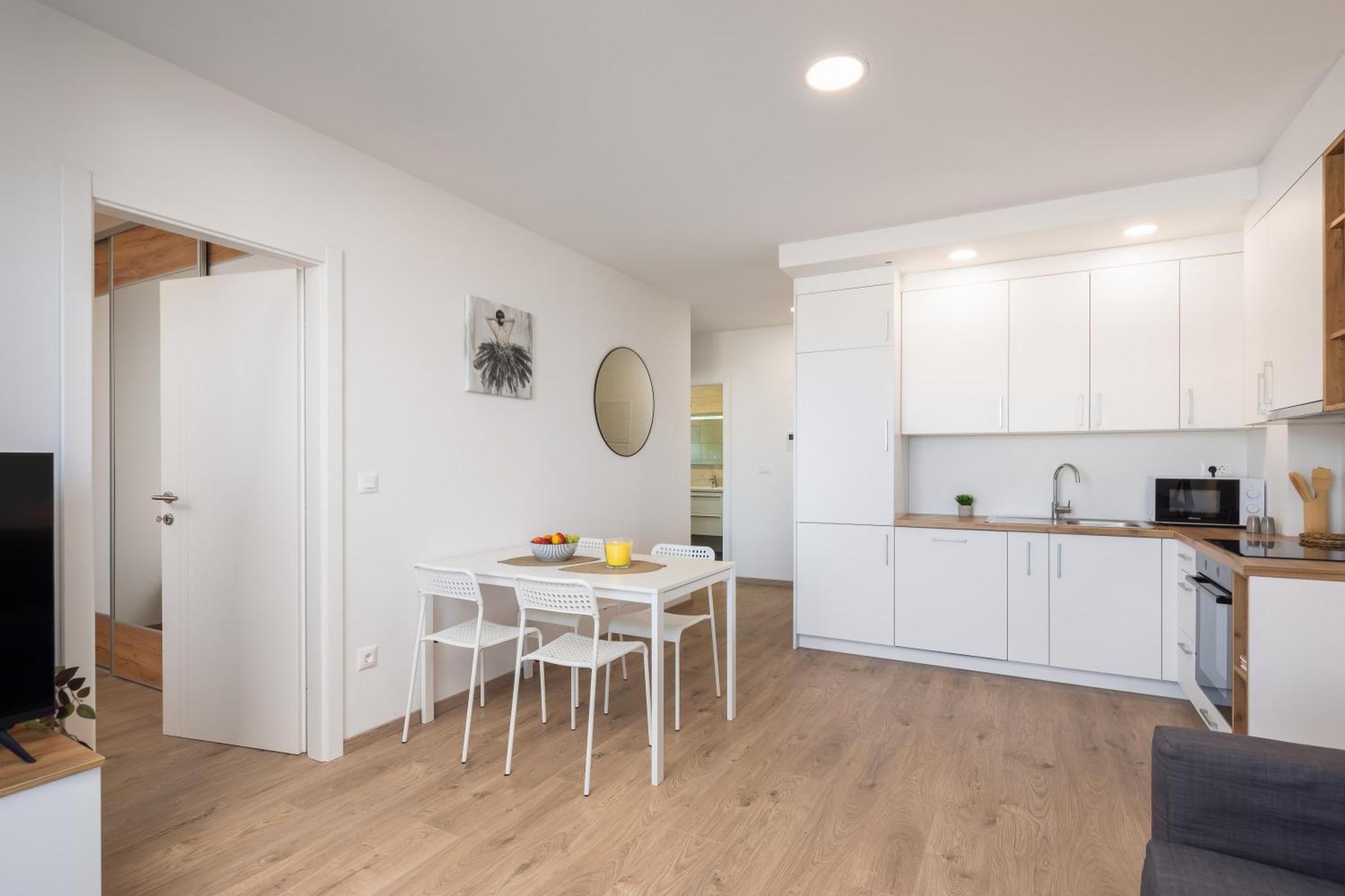 Apartment Il Mar - New With Garage Makarska