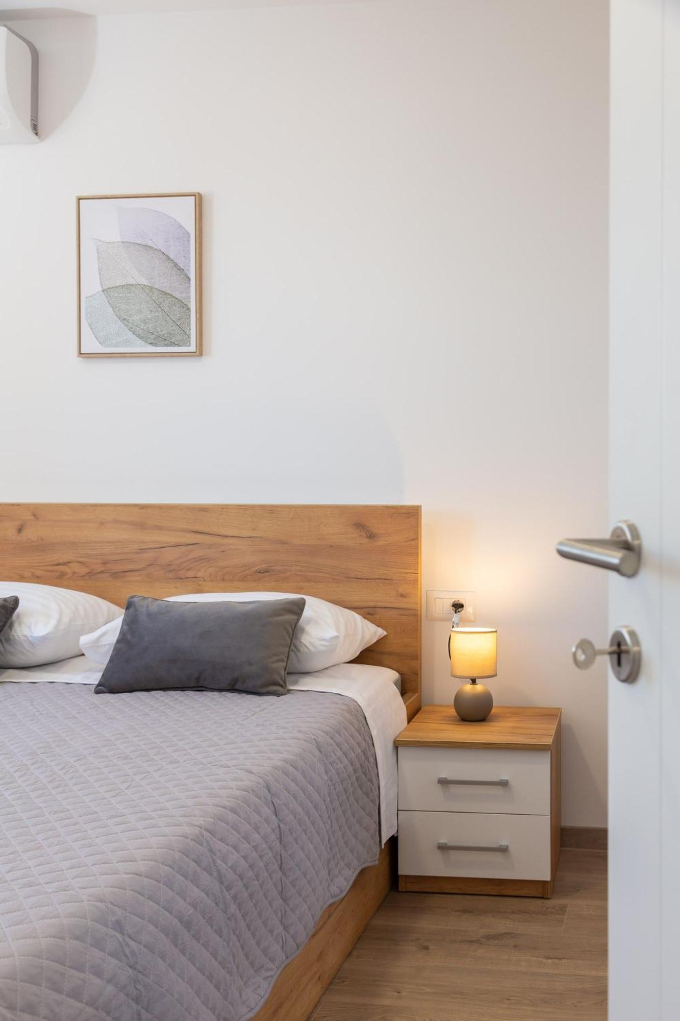 Il Mar - New With Garage Apartment